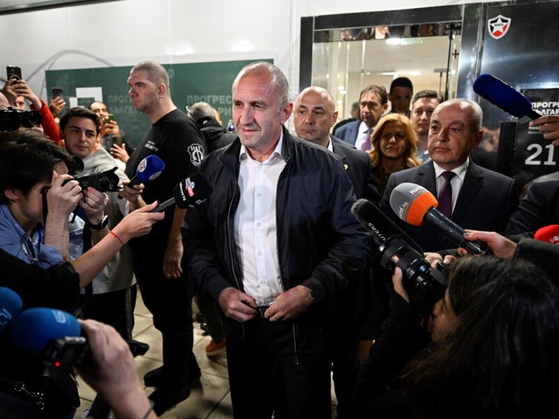 На виборах у Болгарії перемагає проросійська партія