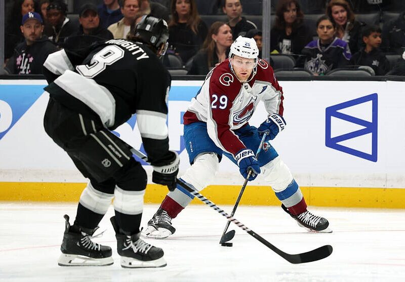 НХЛ: розгромна серія Колорадо триває