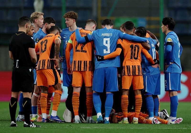 Обнадійливий початок матчу Шахтаря був перерваний непритомністю його гравця