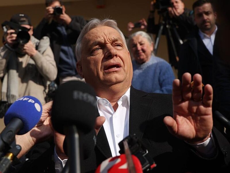 Орбан відмовився від свого мандата: ЗМІ припускають його втечу в США