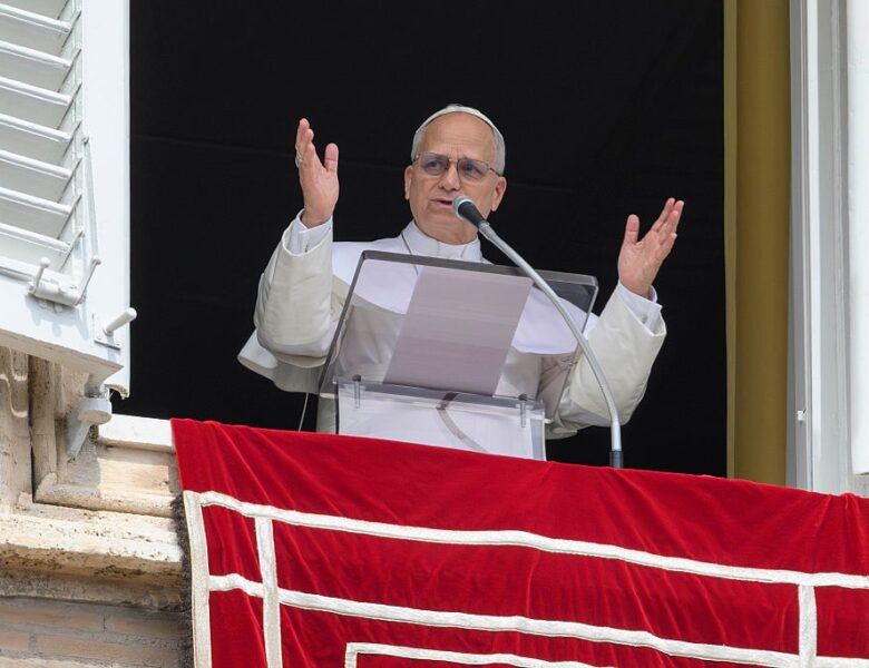 Папа Лев звернувся до українців на Великдень