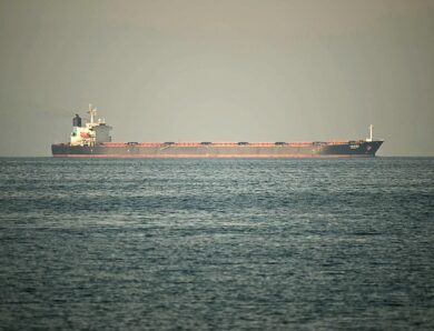 Перший танкер з нафтою пройшов Ормузьку протоку після блокади США