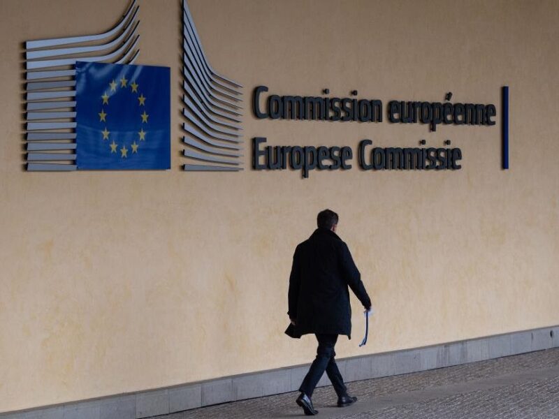 Попри вето Орбана: ЄС продовжує готувати кредит Україні