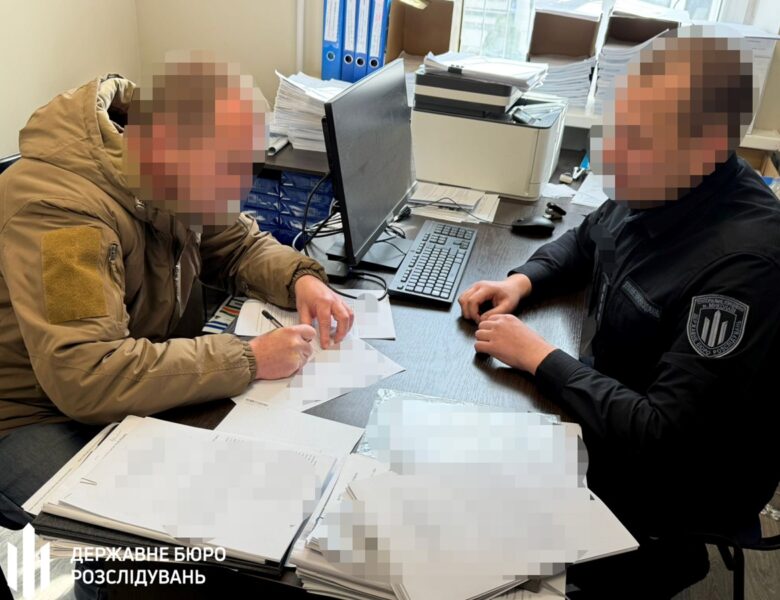 Посадовців ТЦК викрили на схемі для “ухилянтів”