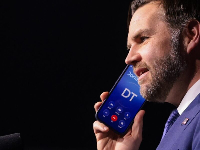 Посольство США заперечило втручання Трампа й Венса в угорські вибори