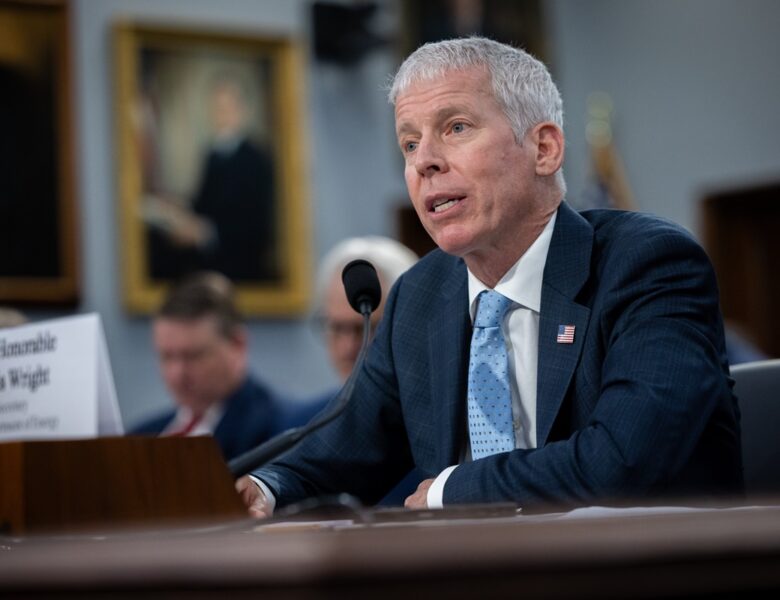 “Прагматичне рішення”: у США прокоментували послаблення санкцій проти РФ