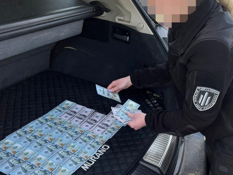 Правоохорониця “продавала” фіктивну службу у штрумовому батальйоні