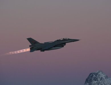 Прем’єр Норвегії сказав, коли їхні F-16 з’являться у небі України