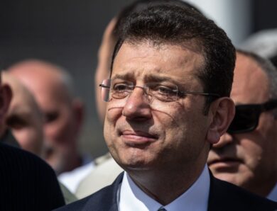 Проти ексмера Стамбула почали нове розслідування через висловлювання у суді