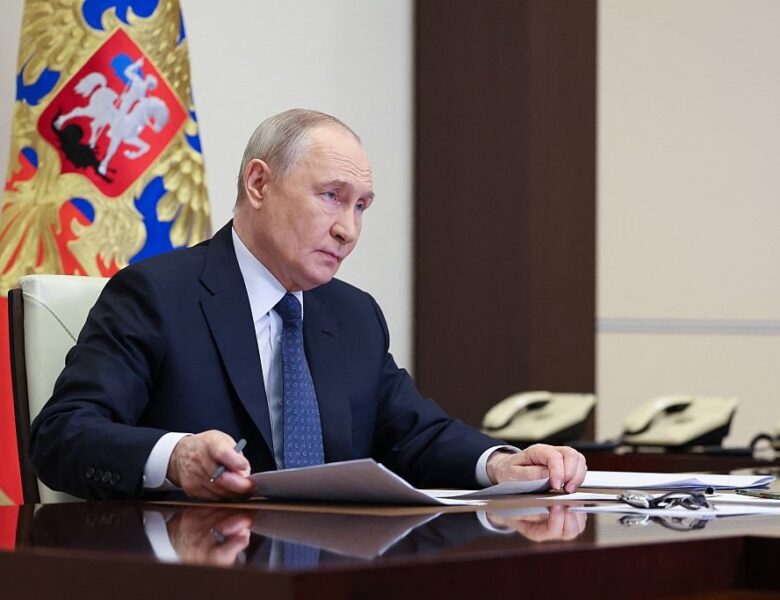 Путін визнав падіння економіки Росії