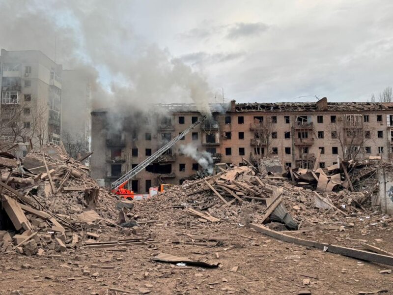 РФ  вдарила ФАБ-1500 по Словʼянську: зруйнована історична памʼятка