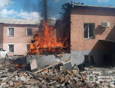 РФ вдарила по Прилуках: є постраждалий, у райвідділі поліції пожежа