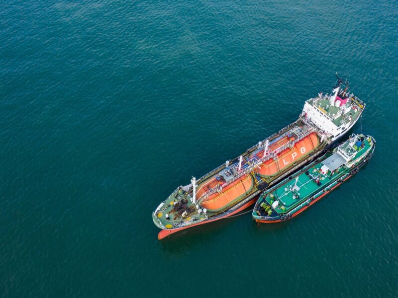 Росія збуває підсанкційний СПГ із 40% знижкою – ЗМІ