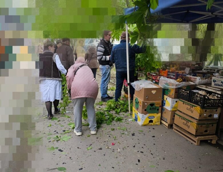 Росіяна вдарили по Херсону, троє поранених