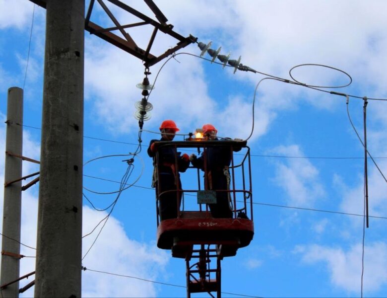 Росіяни атакували енергетику семи областей