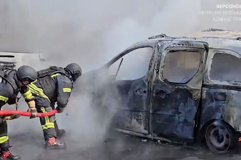 Росіяни атакували Херсон дронами: є загиблий та поранені