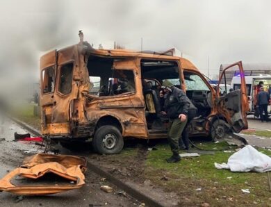 Росіяни двічі за вечір атакували автостоянки у Сумах