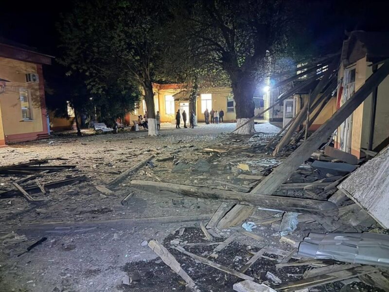 Росіяни зруйнували “шахедами” лікарню на Одещині