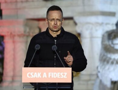 Сіярто зник з публічного простору після поразки Орбана – ЗМІ