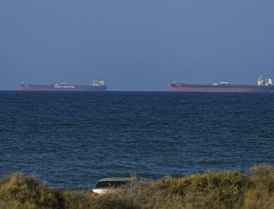 США і Іран відкрили Ормуз. Ціни на нафту реагують