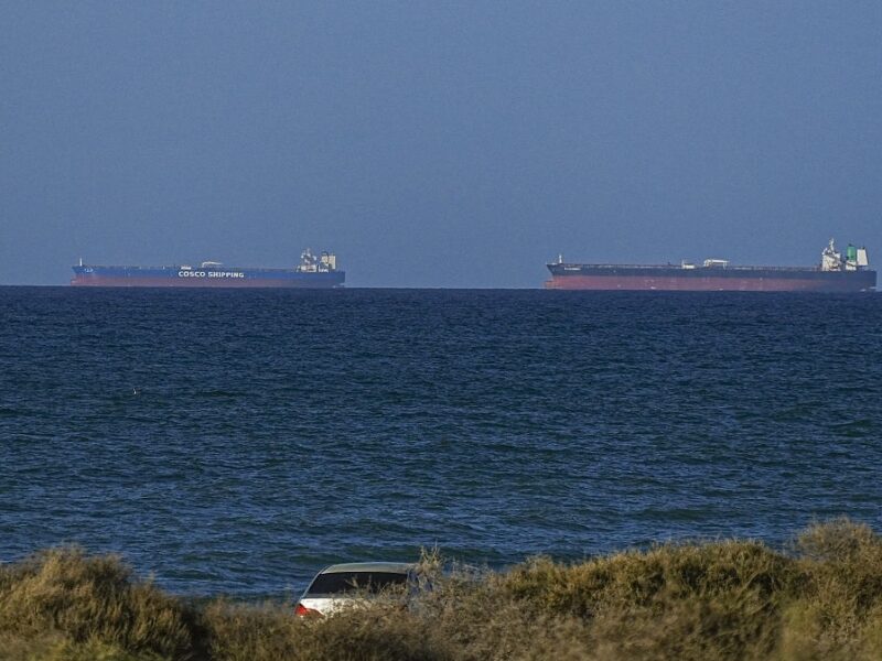 США і Іран відкрили Ормуз. Ціни на нафту реагують