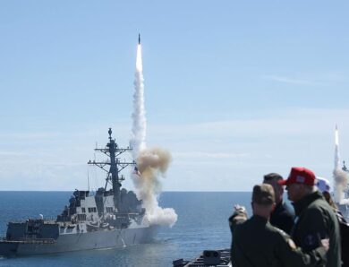 США скерували на Близький Схід третій авіаносець