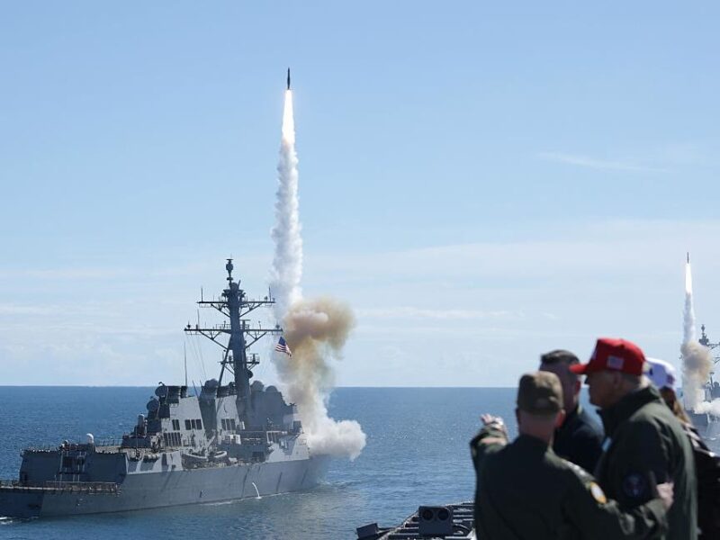 США скерували на Близький Схід третій авіаносець