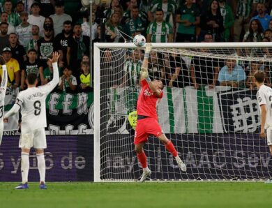 Стала відома оцінка Луніна за матч з Бетісом