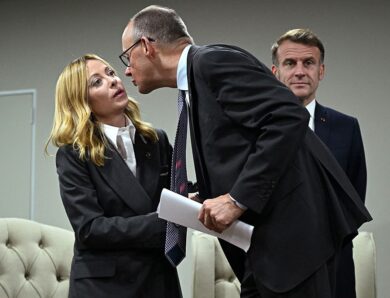 Стали відомі популярні й непопулярні лідери демократичних країн