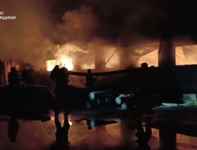 На Сумщині рятувальники ліквідували масштабну пожежу, спричинену російською атакою