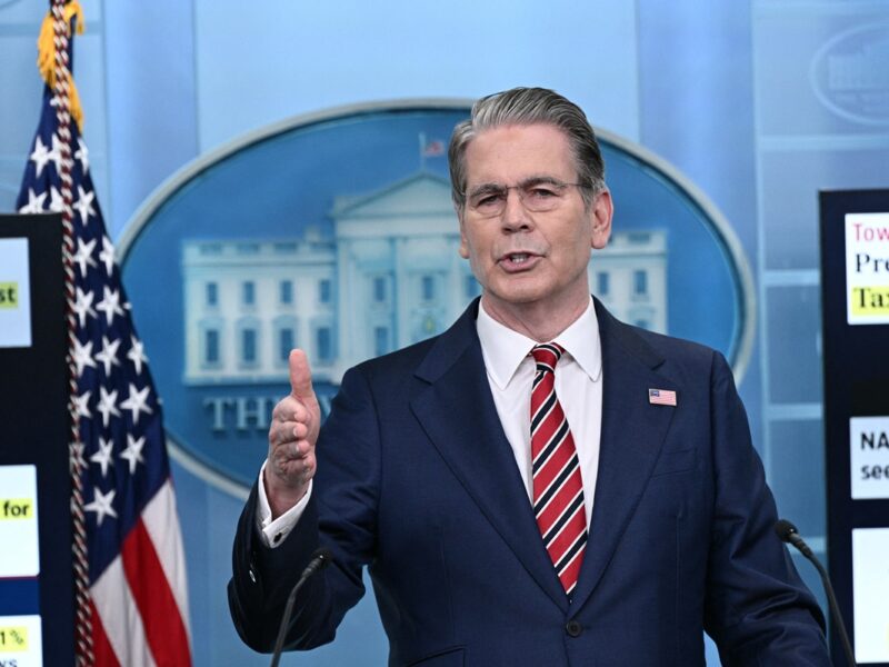 Тепер офіційно: США поновили санкції на нафту РФ