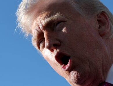 Трамп: Ормузька протока відкриється автоматично