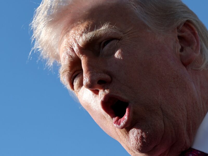 Трамп: Ормузька протока відкриється автоматично