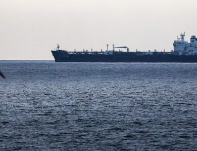 Трамп заявив про початок розмінування Ормузької протоки