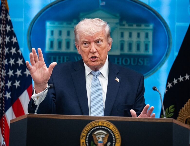 Трамп заявив, що Іран “не має карт” у переговорах