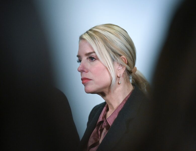 Трамп звільнив генпрокурорку США Пем Бонді