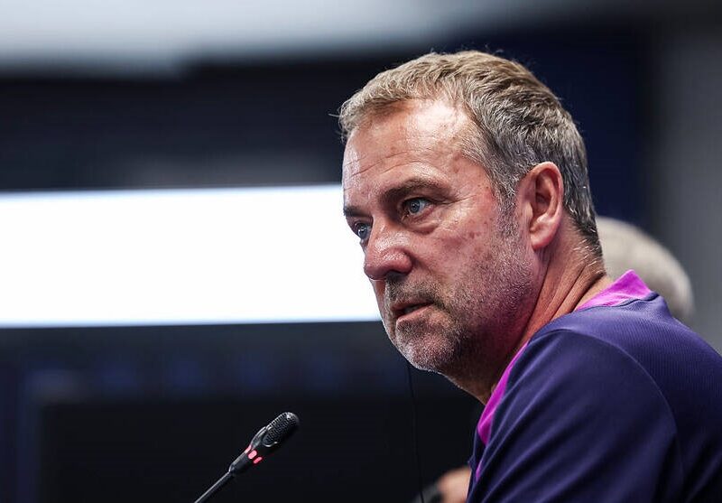 Тренер Барселони заінтригував заявою про майбутнє в клубі