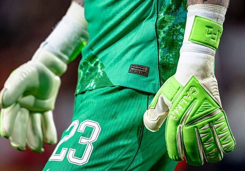 Трубін і Лунін увійшли до світового рейтингу найдорожчих воротарів