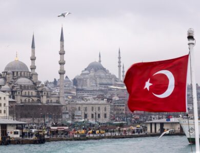 Туреччина намагається вивести з Ормузької протоки 11 суден