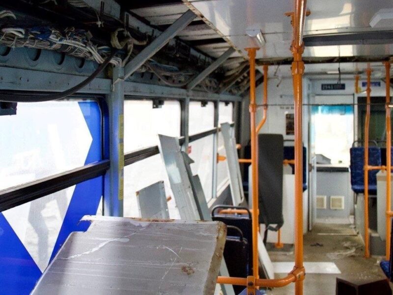 У Дніпрі російський дрон влетів у тролейбусне депо