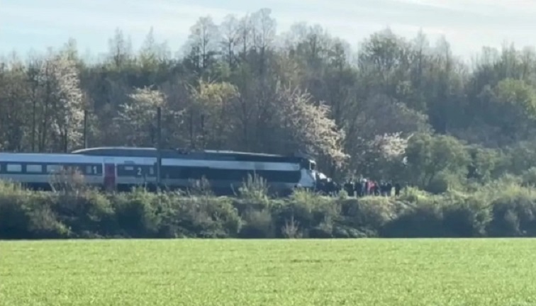 У Франції потяг зіткнувся з військовим конвоєм, є жертва та 27 поранених