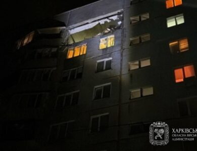 У Харкові “Молнія” влучила у дев’ятиповерхівку, є постраждалі