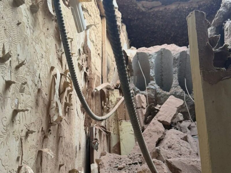 У Херсоні росіяни обстріляли багатоповерхівку: серед поранених – підліток