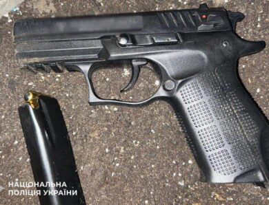 У Києві чоловік влаштував стрілянину через конфлікт