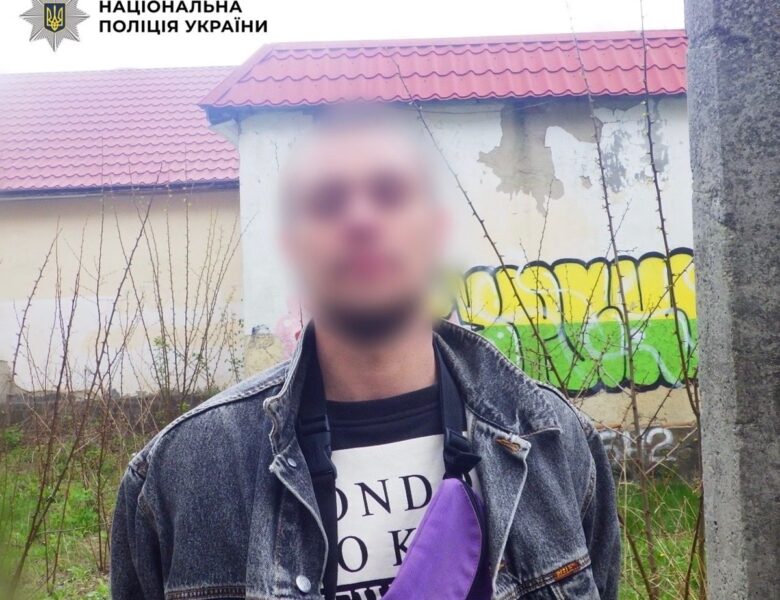 У Києві чоловік з пістолетом погрожував перехожим