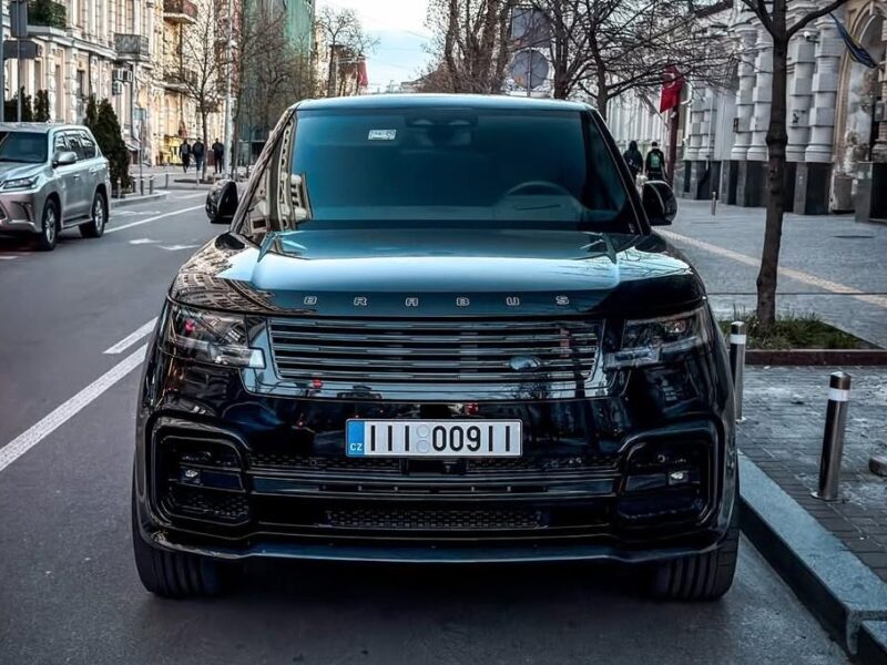 У Києві помітили 700-сильний Range Rover Brabus за понад 23 млн грн