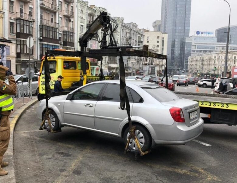 У Києві різко подорожчає евакуація автомобілів