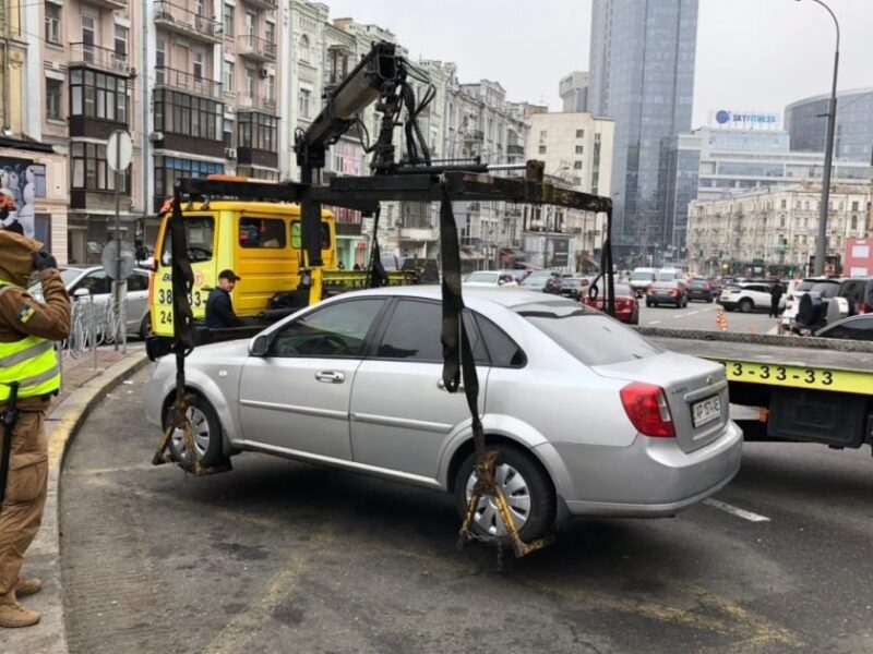 У Києві різко подорожчає евакуація автомобілів