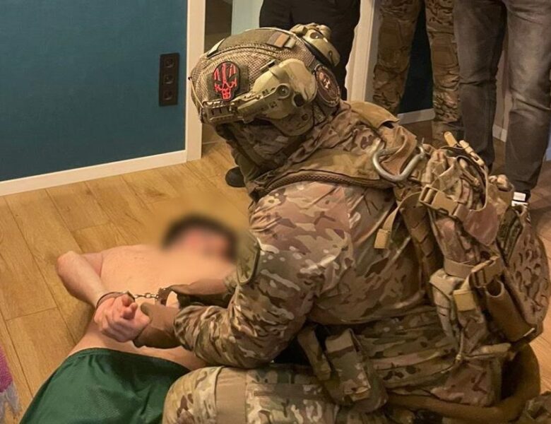 У Києві викрили ботоферму для вимагання “криптоборгів” з українців