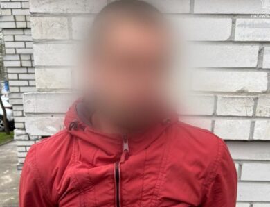 У Києві затримали озброєного чоловіка